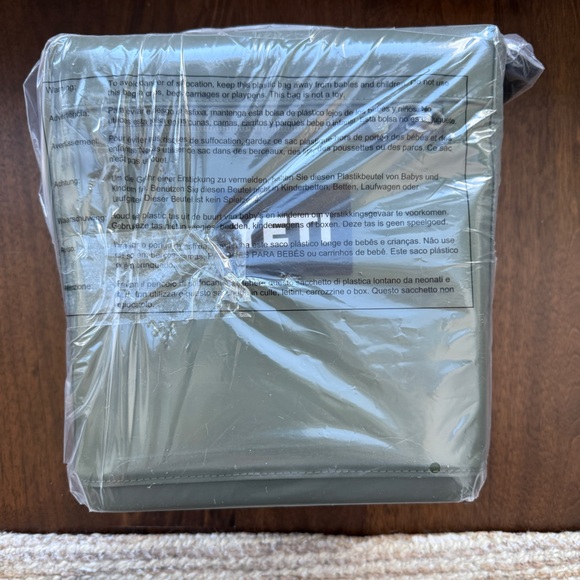 YETI 6L Lunch Bag in Olive - Picture 11 of 12